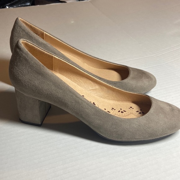 Chinese Laundry Chunky Heeled Pumps -Vegan Friendly - Picture 3 of 9